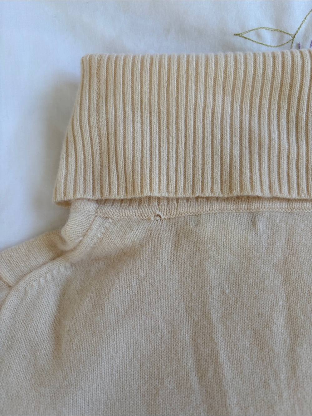 J. Crew 100% Cashmere Cream Turtleneck Sweater - Picture 4 of 4